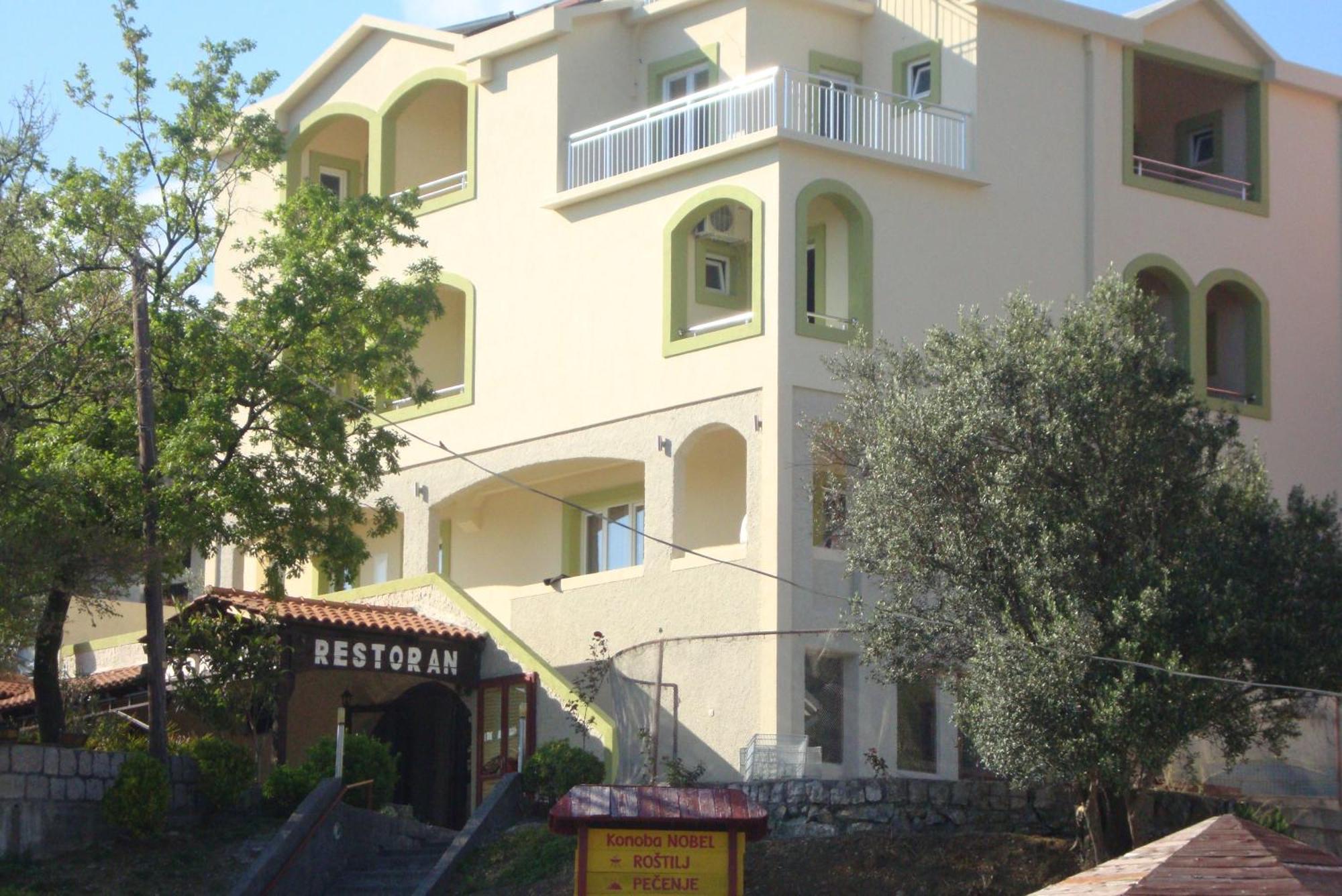 诺贝尔住宿加早餐旅馆 Petrovac 外观 照片
